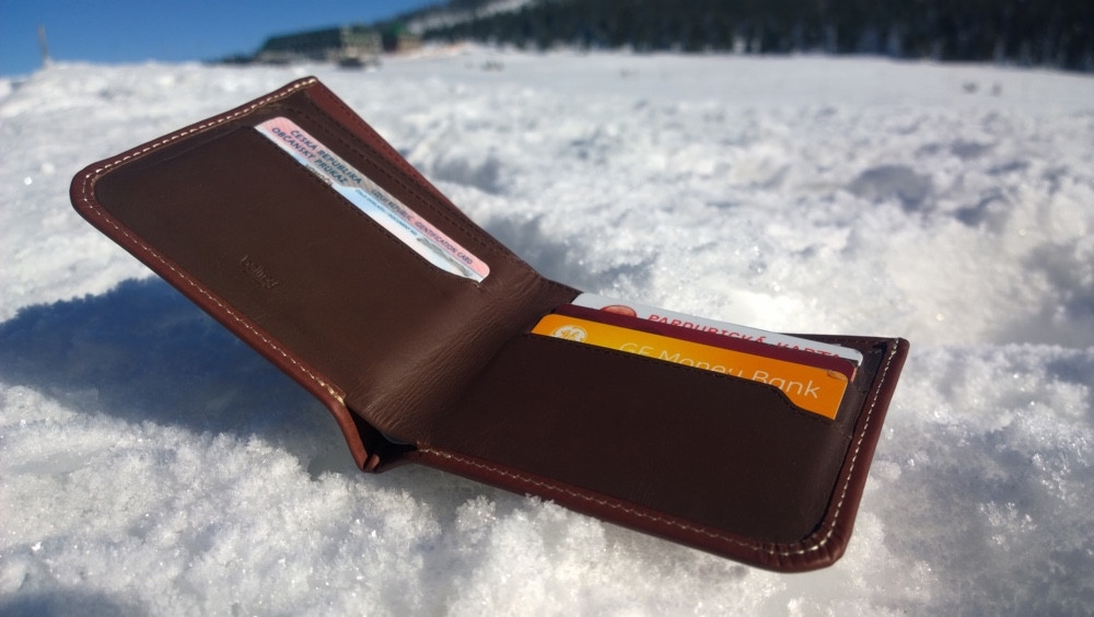 bellroy wallet hide and seek